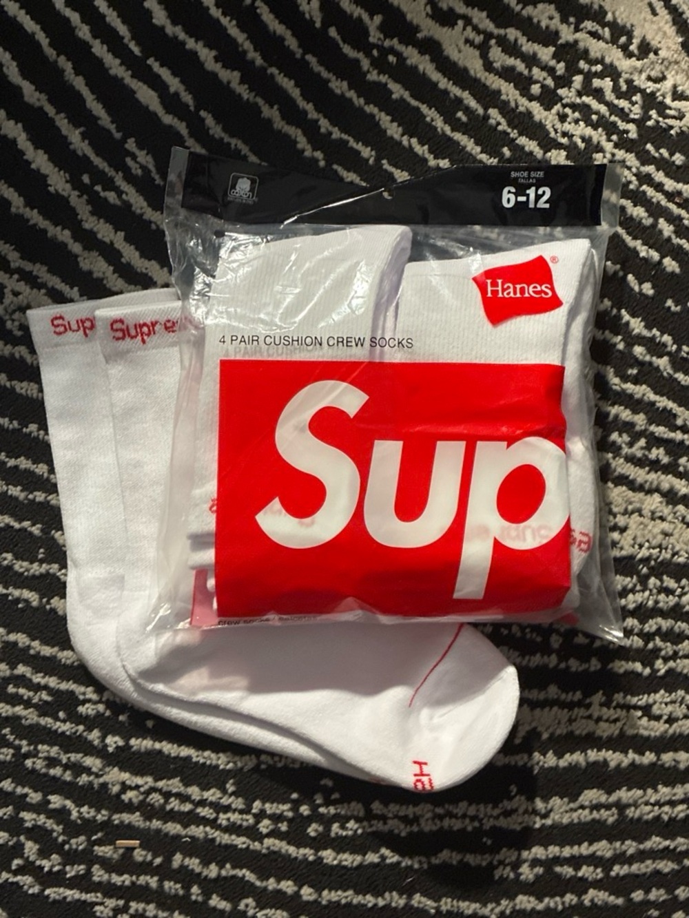 Supreme x Hanes White Crew Socks with Red Logo - Pack of 4